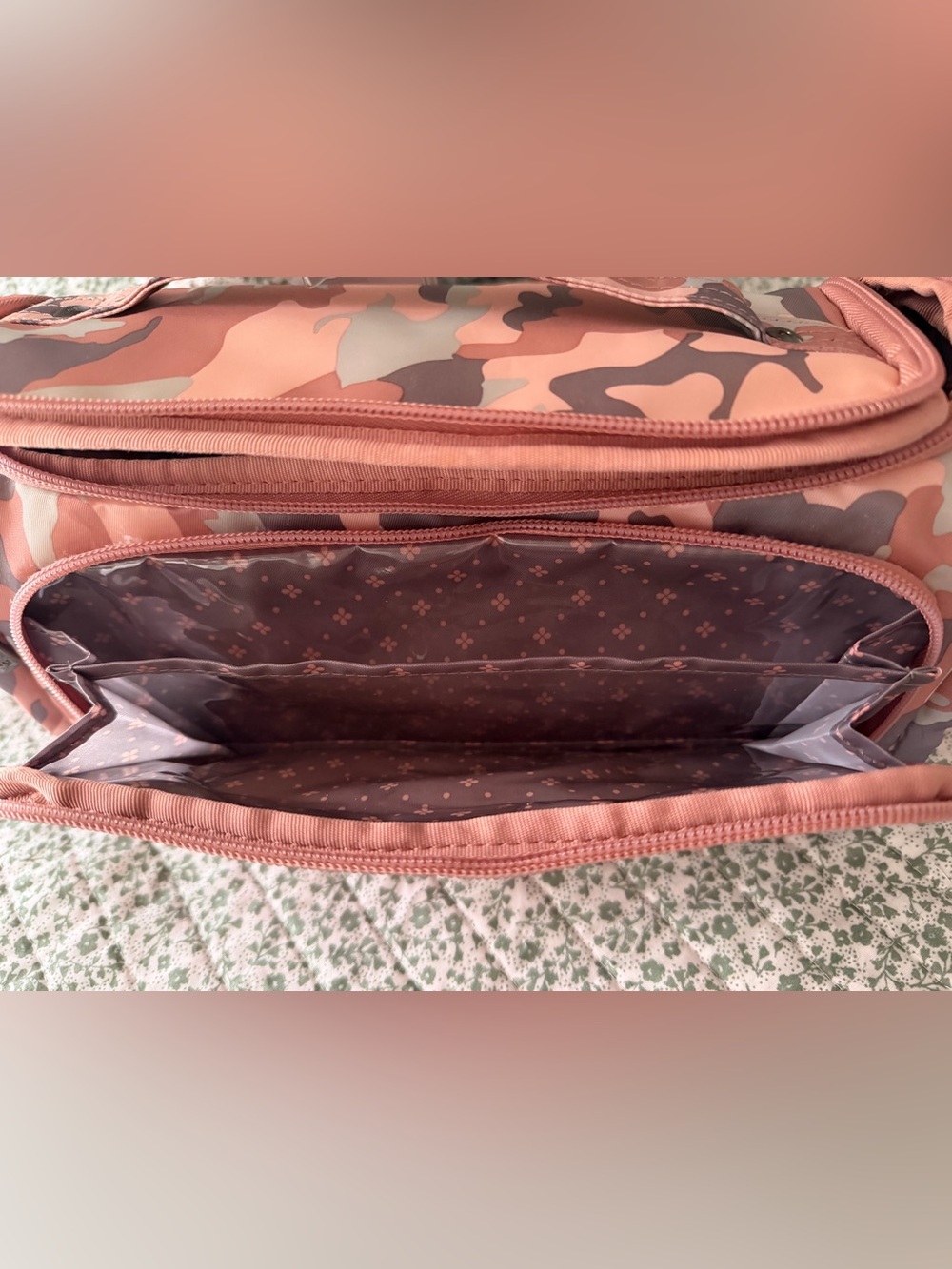 Lug Duo Trolly Bag in Camo Rose pattern - NWT - Picture 7 of 10